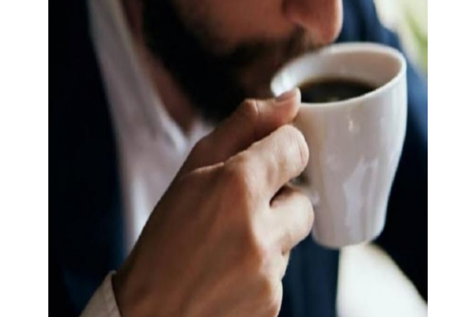 خبراء تغذية يحذرون من تناول القهوة على معدة فارغة